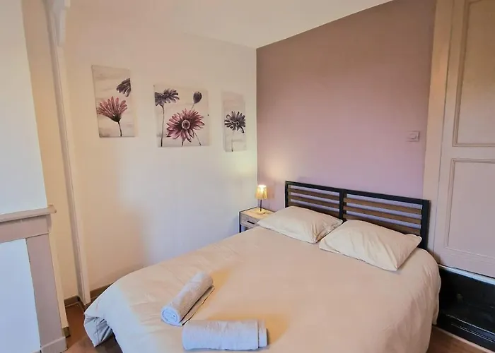 La Maison Rouge Du Belvedere Le Bugue