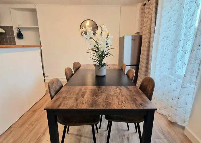 La Maison Rouge Du Belvedere Semesterbostad *