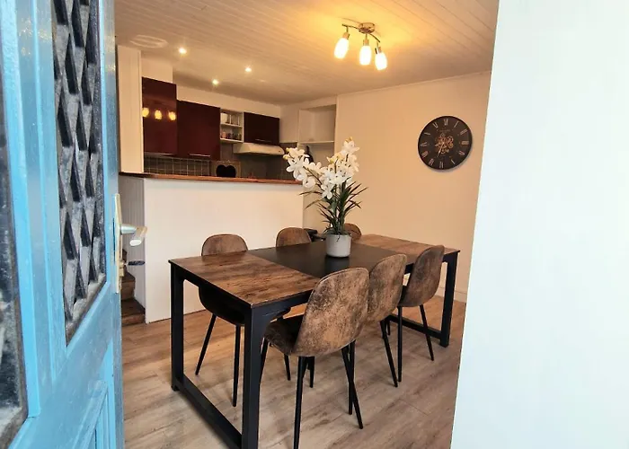 La Maison Rouge Du Belvedere Le Bugue